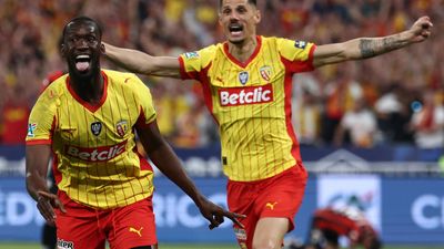 Lens beat Nice to win French Cup for first time