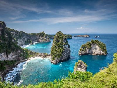 Indonesia warns Bali tourists over e-visa fraud, unpaid influencer work
