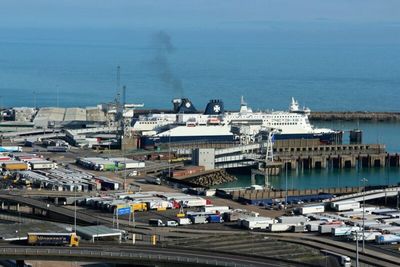 UK floats single market for goods with EU