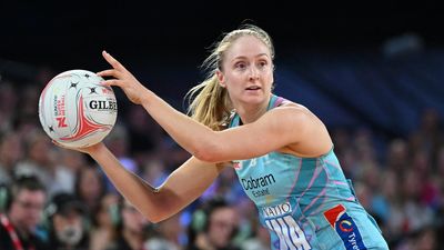 Mavs strike down Lightning in Super Netball