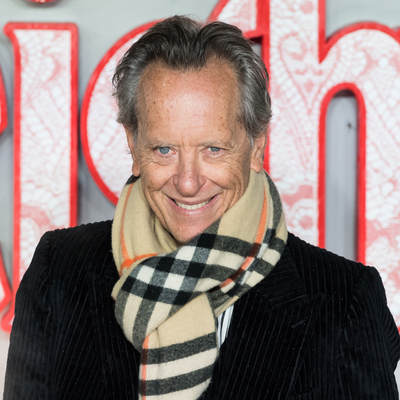 Richard E. Grant’s blooming wisteria looks like something out of a fairytale – it’s the best wisteria display I’ve ever seen
