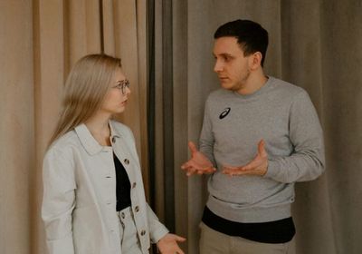 The Empathy Trap: 5 Early Signs You’re Dealing with a Narcissist
