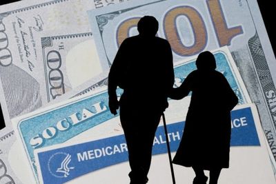 Why Some Retirees Are Claiming Social Security Early Despite Smaller Check Warnings