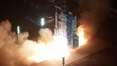 China just launched 3 astronauts to Tiangong space station. One will stay for a full year. (video)