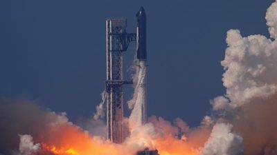 SpaceX Starship explodes in Indian Ocean after splashdown
