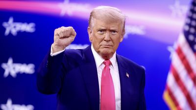 'Greatest President Ever' Text: Trump Forces Unsafe App on FED Agencies, Raising Cyber Concerns