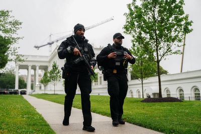 Gunman killed after opening fire on Secret Service checkpoint at White House
