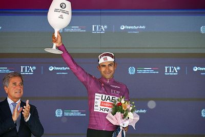 'I will fight for it' - Maglia ciclamino competition heats up as Jhonatan Narváez takes on Paul Magnier in a head-to-head battle for points at the Giro d'Italia