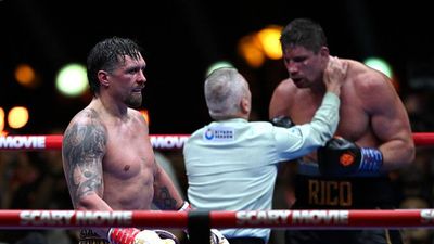 Oleksandr Usyk Beats Rico Verhoeven Thanks to Controversial Referee Stoppage