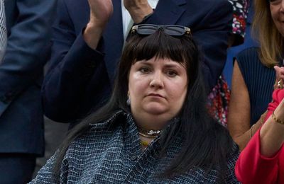 Lena Dunham's husband didn't know who she was
