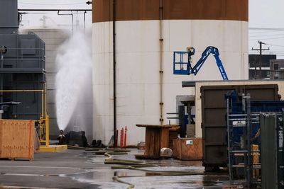 California chemical leak: What is methyl methacrylate, a deadly chemical that has forced 50,000 residents to evacuate and can damage eyes, skin and lungs?
