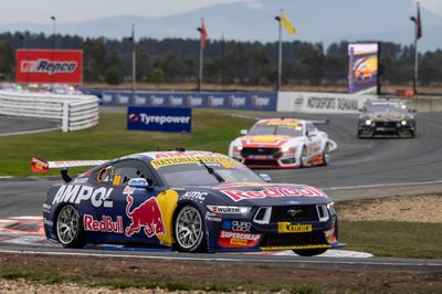 Supercars Symmons Plains: Feeney halts winless run with dominant display
