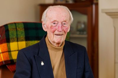 Enjoy your life, but pick your friends wisely – D-Day veteran on 100th birthday