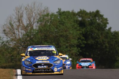 BTCC Snetterton: Sensational Sutton strikes from 10th to win, disaster for Ingram