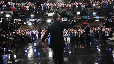 Final Pic Of The Late Show Staff Shows How Many People Lost Jobs As CBS Claimed Millions In Losses