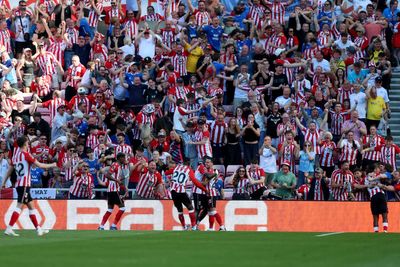 Sunderland earn Europa League place with win over 10-man Chelsea