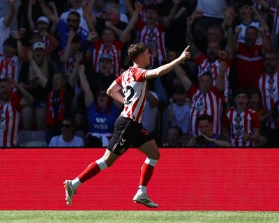 Sensational Sunderland qualify for Europa League after 10-man Chelsea fall apart