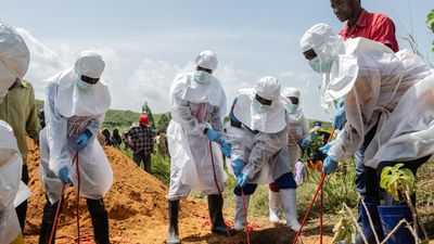 Suspected Ebola cases in eastern DR Congo top 900 as health workers struggle with aid cuts