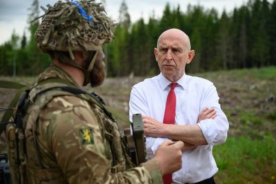 Russia ‘jams GPS signals’ of RAF jet carrying defence secretary John Healey