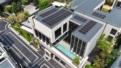 Official: Solar power can lead energy transition