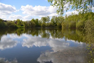 Boy, 15, dies after entering lake at UK beauty spot