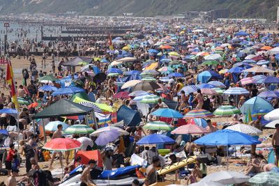 Hottest May day record broken as London area hits 33.5C