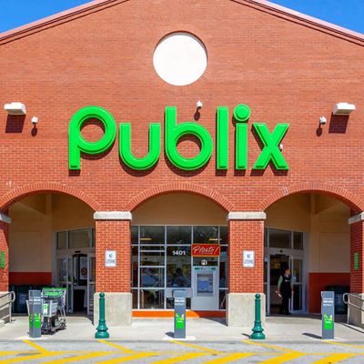Memorial Day 2026: Is Costco, Walmart, Target, Publix, Trader Joe’s, Aldi, Whole Foods and Kroger open? Banks closed as federal holiday store hours confuse shoppers
