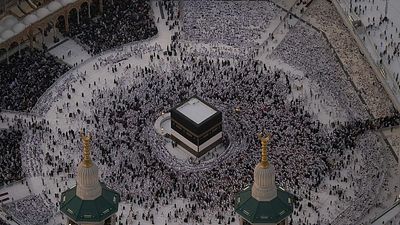 More than 1.5m Muslim pilgrims begin hajj as Iran peace deal hangs in the balance