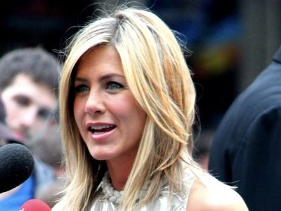 Dolly Parton Health Update: Jennifer Aniston Allegedly Left Reeling Over Idol's Severe Illness