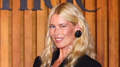 Want supermodel style? Claudia Schiffer's jeans, jumper and adidas trainers outfit is the effortless spring outfit formula to wear on repeat