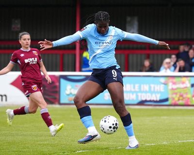 Khadija Shaw makes shock U-turn and signs record deal to stay at Manchester City