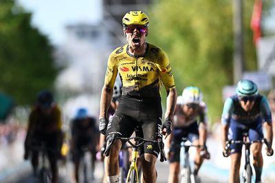 Antwerp Port Epic: Per Strand Hagenes surges to victory from late breakaway group
