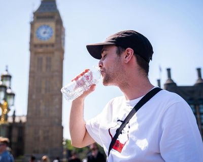 Amber health alert extended in parts of England as 35C predicted
