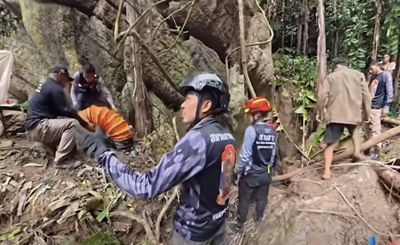 Rescuers ‘not far away’ from 7 trapped in Laos cave