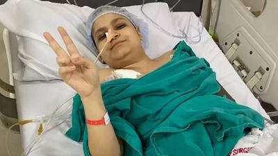 She fainted in school from period pain for years; now the 27-year-old fights stage 4 cancer alone after losing her father, with no siblings by her side