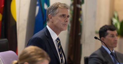 Councillors signal fresh start as lord mayor Gavin Morris takes reins