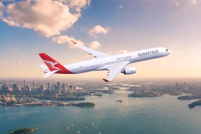 World’s longest flight postponed again throwing Qantas’ London to Sydney non-stop dream off schedule