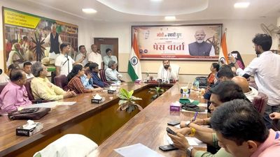 KVIC eyes Rs 2.51 lakh crore sales in FY27; plans revamped Khadi e-commerce portal for Gen Z