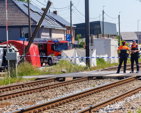 Four people killed in Belgium in train and school bus collision
