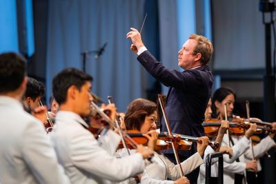 British conductor and Air France pilot Daniel Harding selected as LA Phil successor