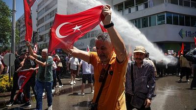 Turkish police use water cannon ahead of deposed opposition leader's speech in Izmir