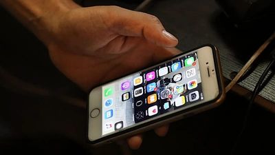 Iran's internet flickers back on despite judicial halt, reports claim