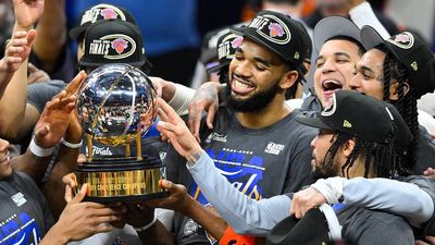 SI:AM | Knicks Cruise Past Cavs to End Decades-Long Finals Drought
