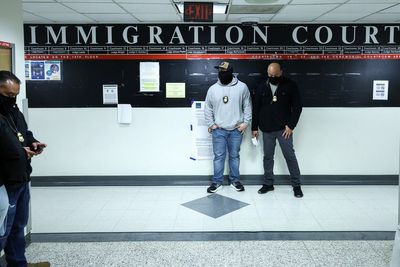 Immigration courts are holding hearings with 100 or more people at a time as they try to accelerate deportations: report