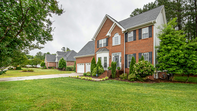 Chattanooga Man is Rebelling Against His City By Keeping His Lawn Untrimmed on Earth Day