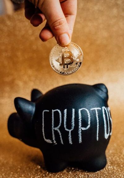 The ‘Love Bombing’ Financial Hook: Why Rapid Emotional Intensity Often Ends with a Request for Crypto