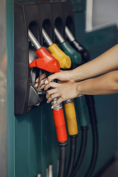 Fuel Savings Tip: Why Paying Cash at the Pump Can Reduce Your Price This Month