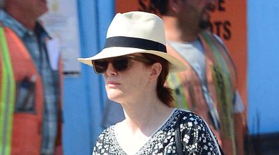 Julianne Moore's breezy tunic dress and white Birkenstocks are proof that practical summer dressing can still be elegant