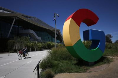 Google rolls out its shopping cart that lets you shop across popular brands to find deals