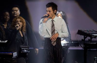Harry Styles hits back after fans brand his tour stage set-up ‘worst of all time’